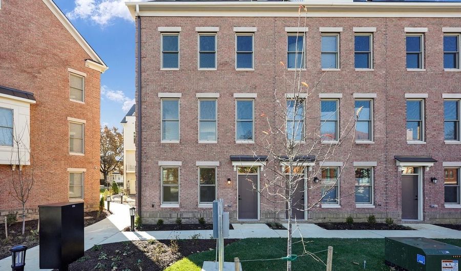 945 SYCAMORE Dr SE, Washington, DC 20032 - 4 Beds, 4 Bath