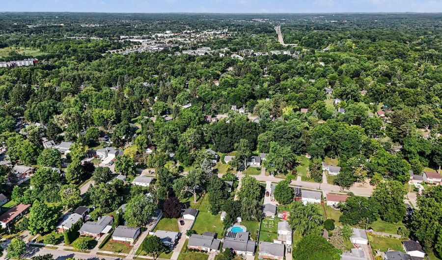 646 Center Dr, Ann Arbor, MI 48103 - 4 Beds, 2 Bath