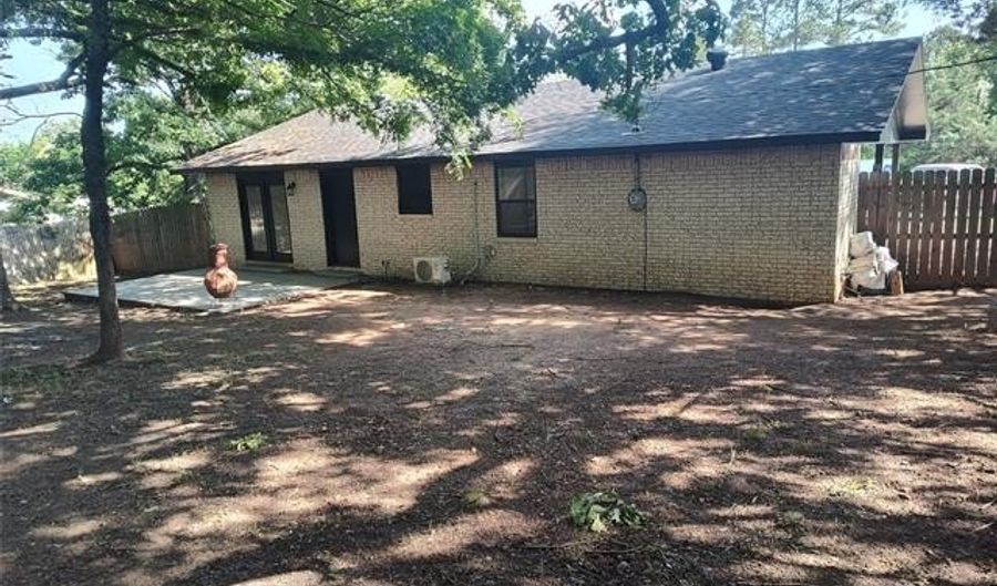 515 NE 6th St, Antlers, OK 74523 - 2 Beds, 2 Bath