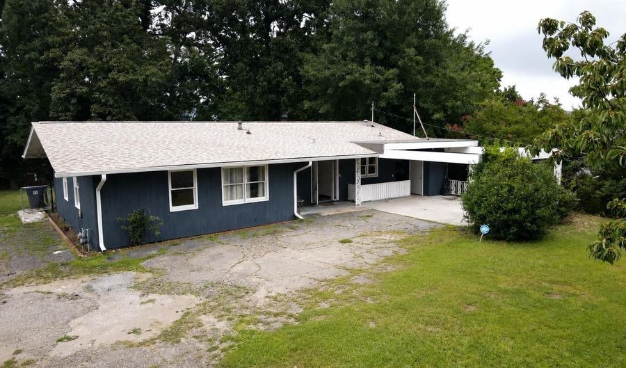 1401 JOHNSTON Dr, Anniston, AL 36207 - 3 Beds, 2 Bath