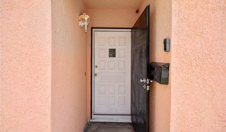 1124 W 123rd St, Los Angeles, CA 90044 - 3 Beds, 2 Bath