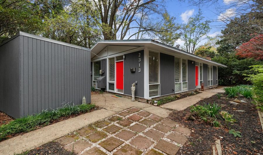 2313 GLASGOW Rd, Alexandria, VA 22307 - 4 Beds, 2 Bath