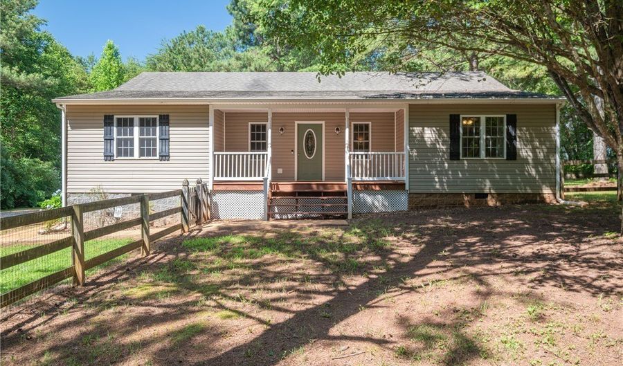 14560 Meade Rd, Amelia, VA 23002 - 3 Beds, 2 Bath