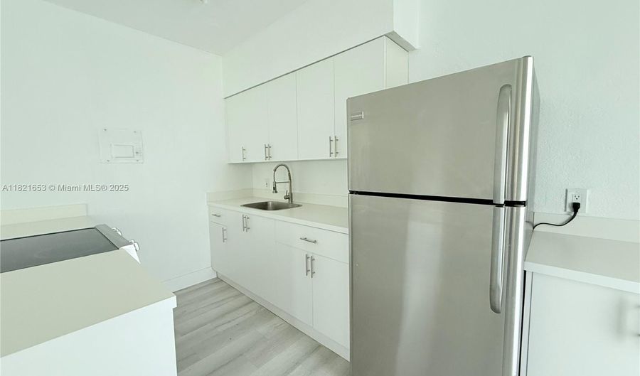 9270 E Bay Harbor Dr 4A, Bay Harbor Islands, FL 33154 - 1 Beds, 1 Bath
