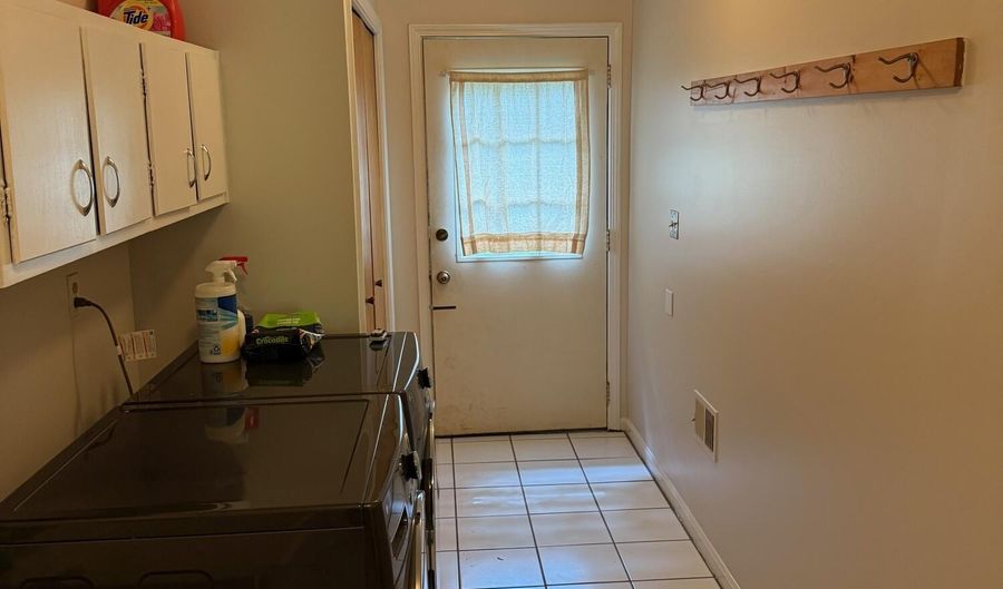 3925 Waldenwood Dr, Ann Arbor, MI 48105 - 4 Beds, 4 Bath