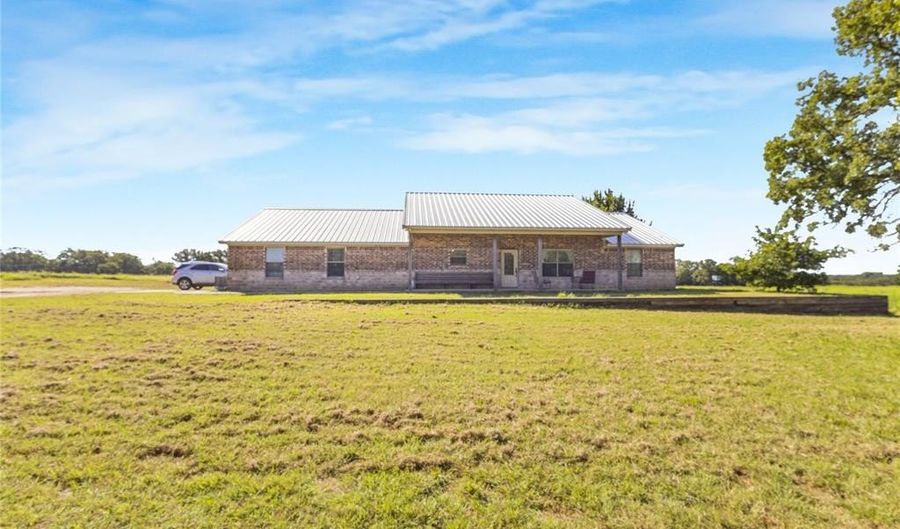 545 County Road 2798, Alvord, TX 76225 - 3 Beds, 2 Bath