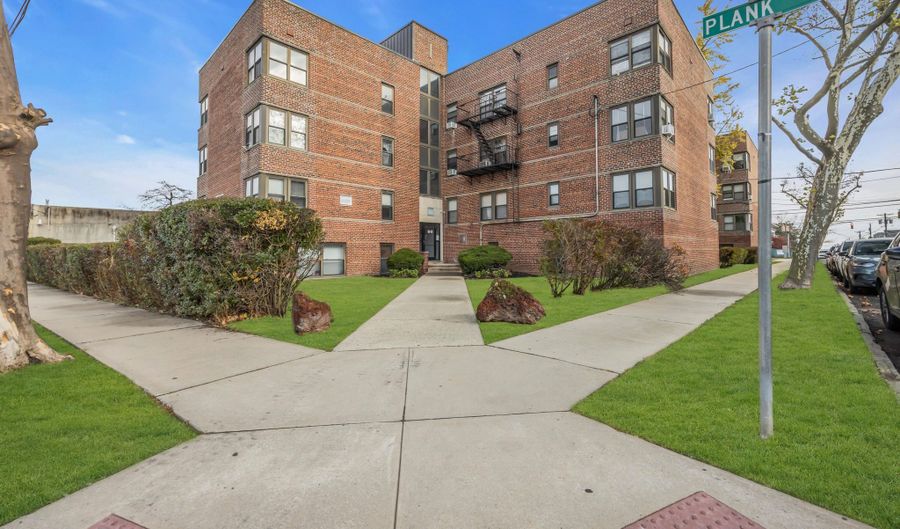 67 W 48th St 235, Bayonne, NJ 07002 - 2 Beds, 1 Bath