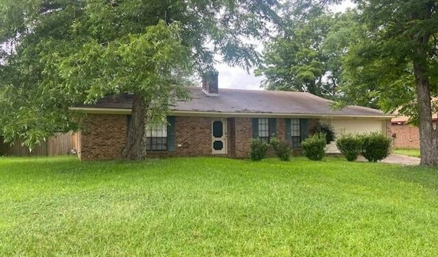 206 Casa Urbano Dr, Clinton, MS 39056 - 3 Beds, 2 Bath