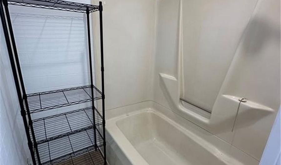 17 Warren Ave, Lincoln, RI 02865 - 2 Beds, 1 Bath