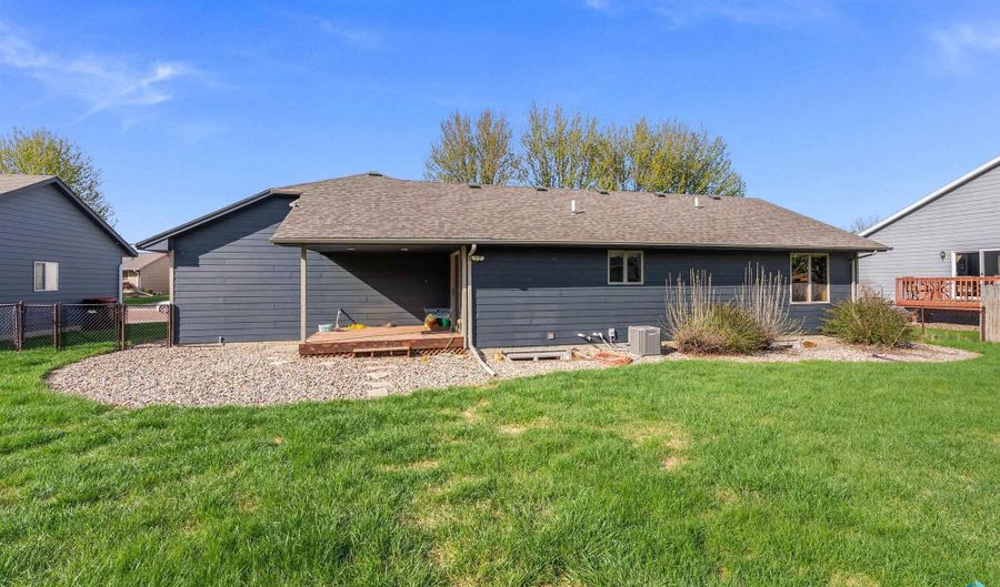 209 W Ironwood St, Brandon, SD 57005 - 4 Beds, 3 Bath