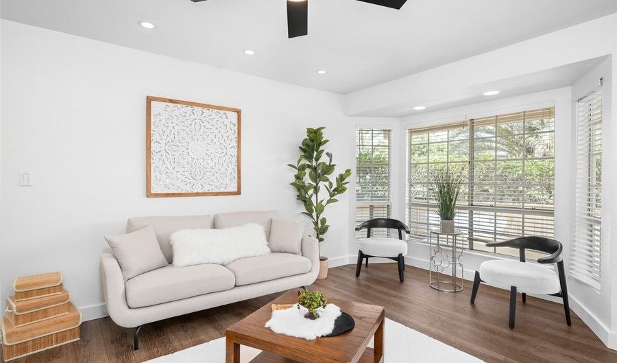 306 Mananai Place 4D, Honolulu, HI 96818 - 2 Beds, 2 Bath