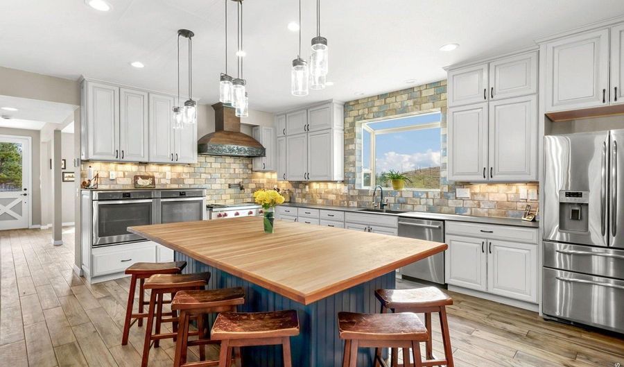2051 Stove Prairie Rd, Bellvue, CO 80512 - 5 Beds, 4 Bath
