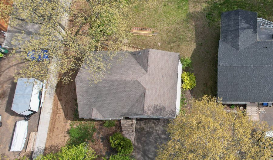 34 Fairlawn St, Bristol, CT 06010 - 3 Beds, 2 Bath