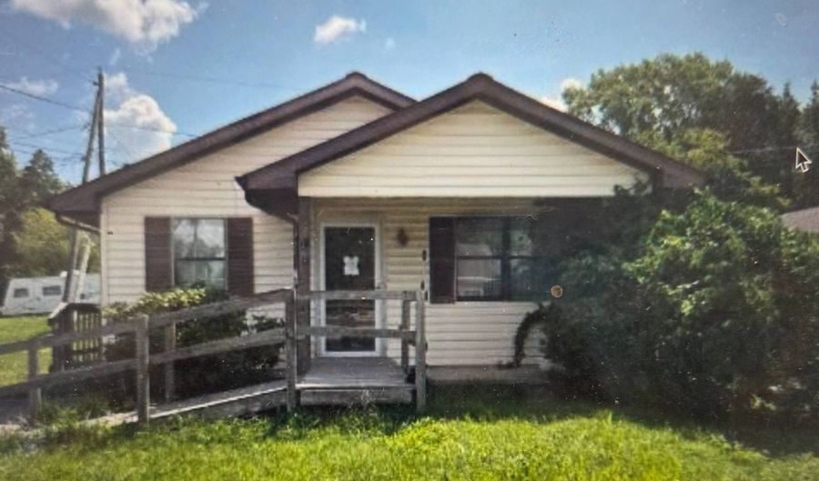 21 Cedar Dr, Barboursville, WV 25504 - 3 Beds, 1 Bath