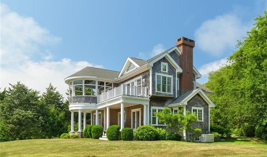 21 Bonnet View Dr, Jamestown, RI 02835 - 3 Beds, 2 Bath