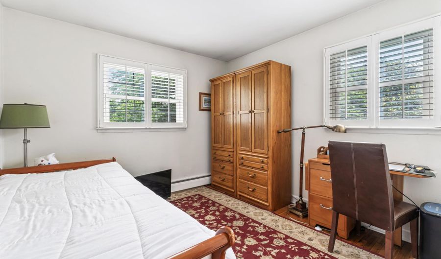 230 Geary Dr, Middletown, NJ 07748 - 3 Beds, 2 Bath