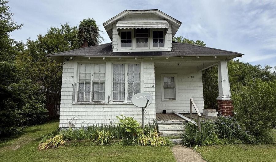 272 E East Center Street St, Beattyville, KY 41311 - 2 Beds, 1 Bath