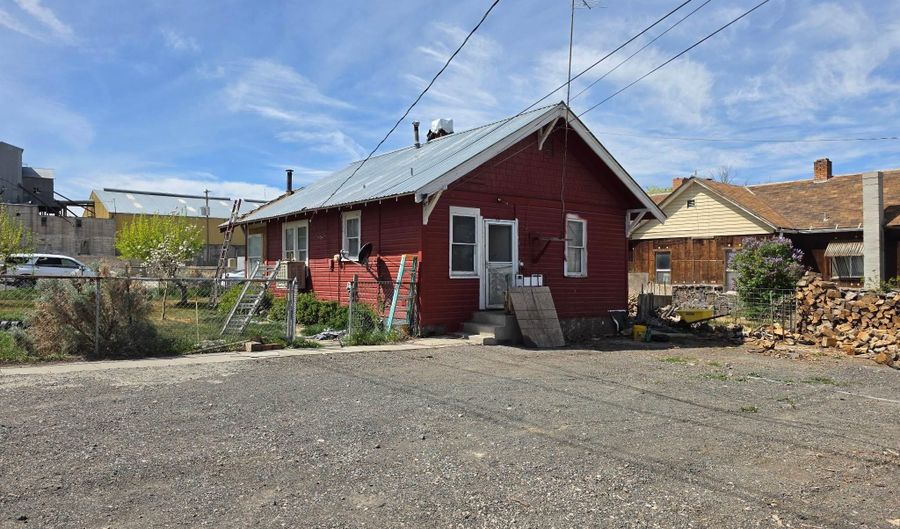 228 8th Ave S, Buhl, ID 83316 - 2 Beds, 1 Bath