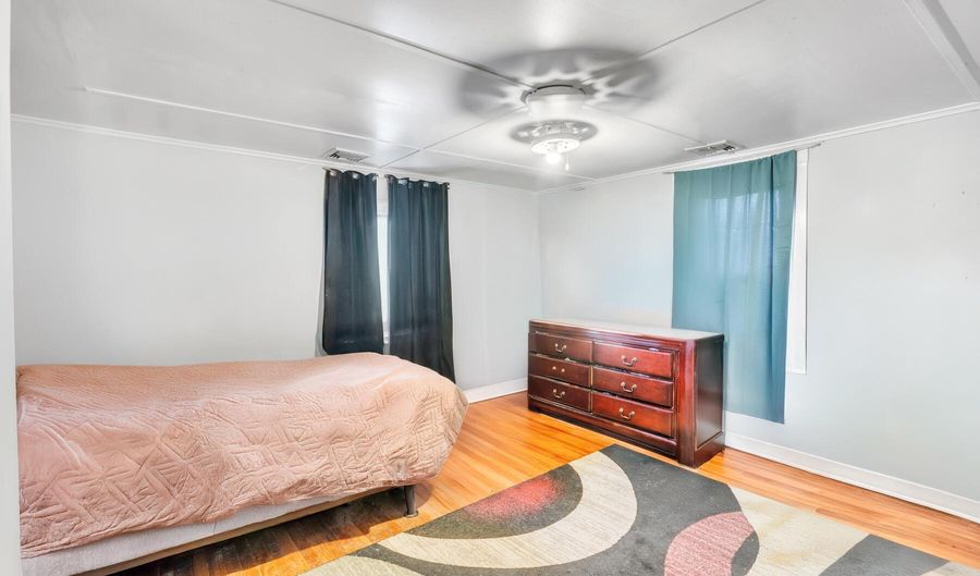 830 Atlantic City Blvd, Bayville, NJ 08721 - 3 Beds, 2 Bath