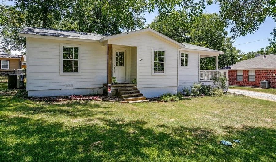 129 Jearl St, Aledo, TX 76008 - 3 Beds, 2 Bath