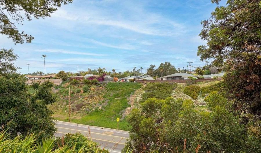 2218 El Monte Dr, Oceanside, CA 92054 - 3 Beds, 2 Bath
