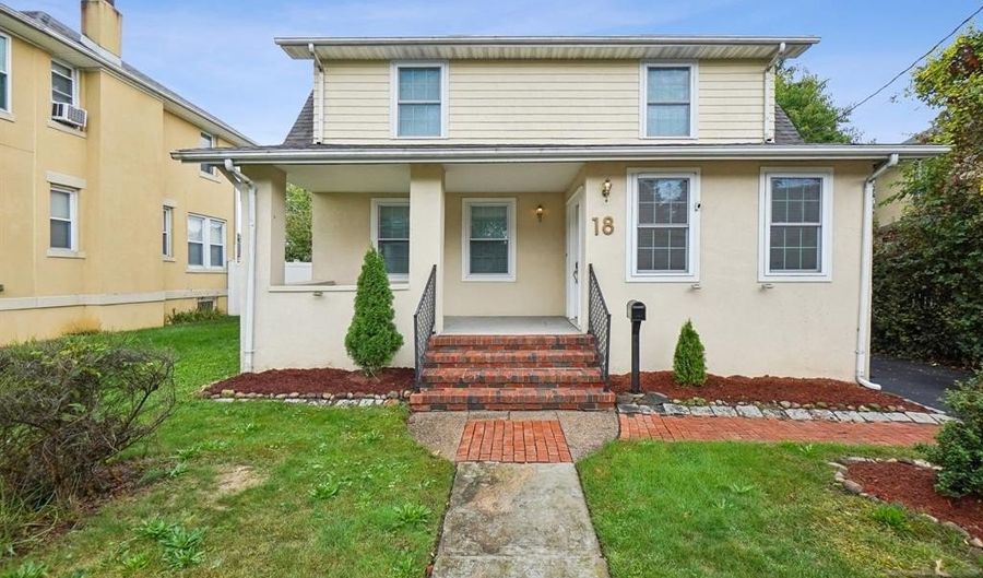 18 Carlisle St, Bergenfield, NJ 07621 - 3 Beds, 2 Bath
