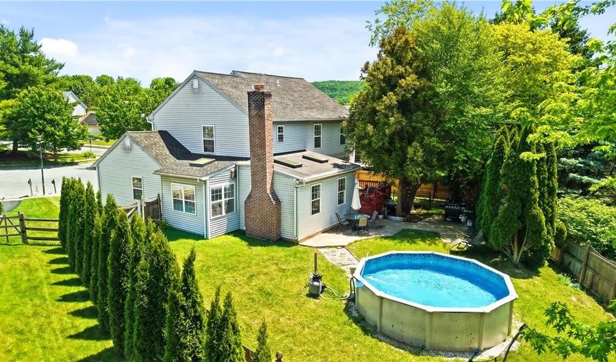 1728 32nd St SW, Allentown, PA 18103 - 5 Beds, 4 Bath