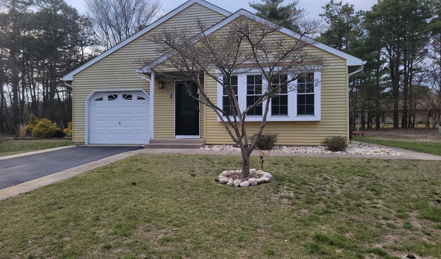 2 Brookview Ct, Whiting, NJ 08759 - 2 Beds, 2 Bath