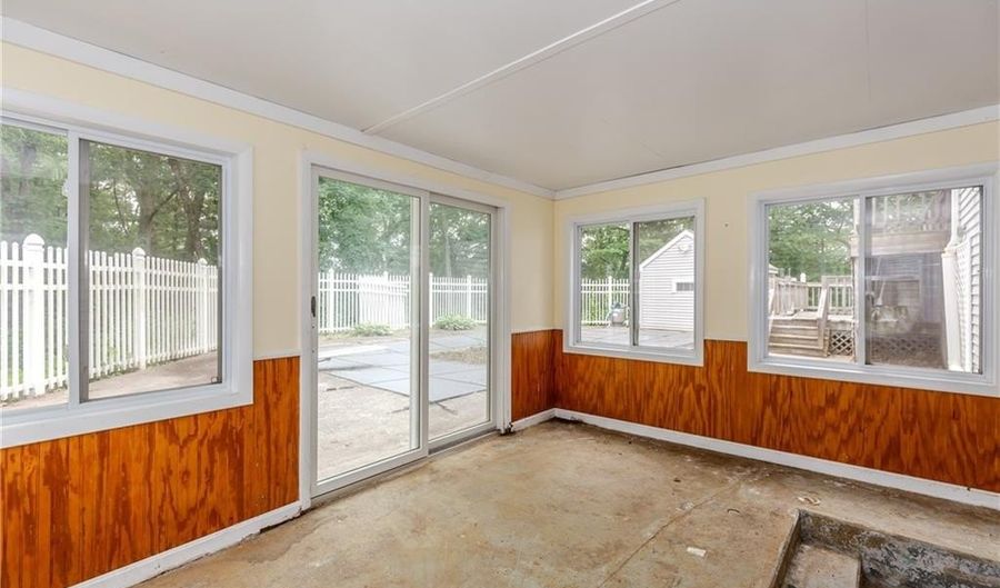 80 Westwood Rd, North Smithfield, RI 02896 - 3 Beds, 3 Bath