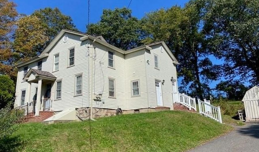 140 Wallingford Rd, Cheshire, CT 06410 - 2 Beds, 1 Bath