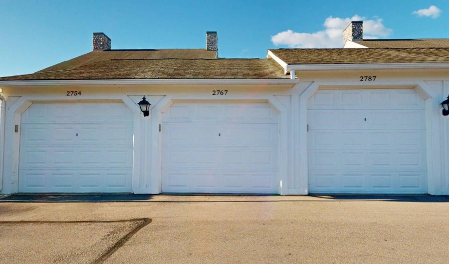 2767 S Knightsbridge Cir, Ann Arbor, MI 48105 - 2 Beds, 2 Bath