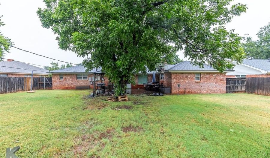 2050 Brentwood Dr, Abilene, TX 79605 - 4 Beds, 3 Bath