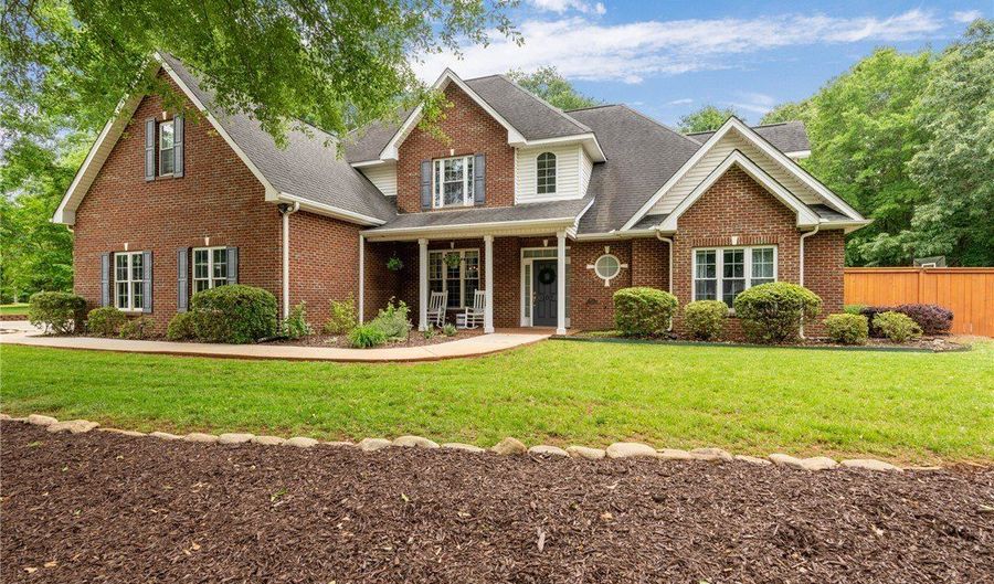 103 Crepe Myrtle Ln, Anderson, SC 29625 - 3 Beds, 3 Bath