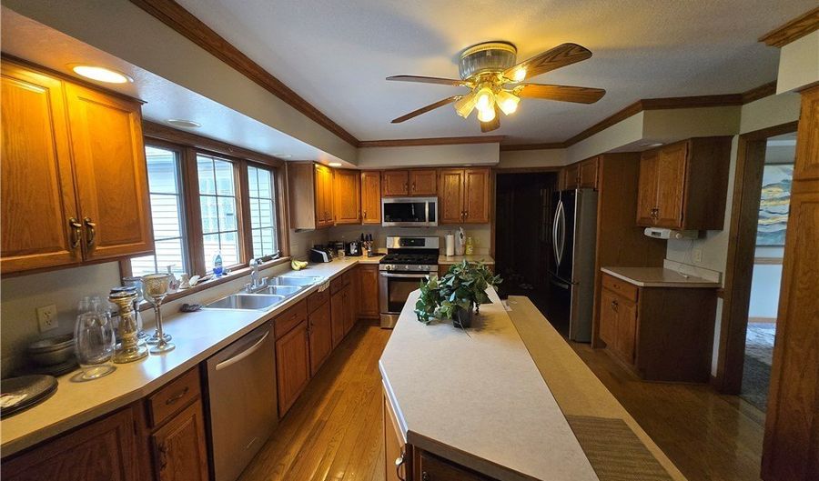 5256 S Saratoga Ave, Austintown, OH 44515 - 5 Beds, 5 Bath