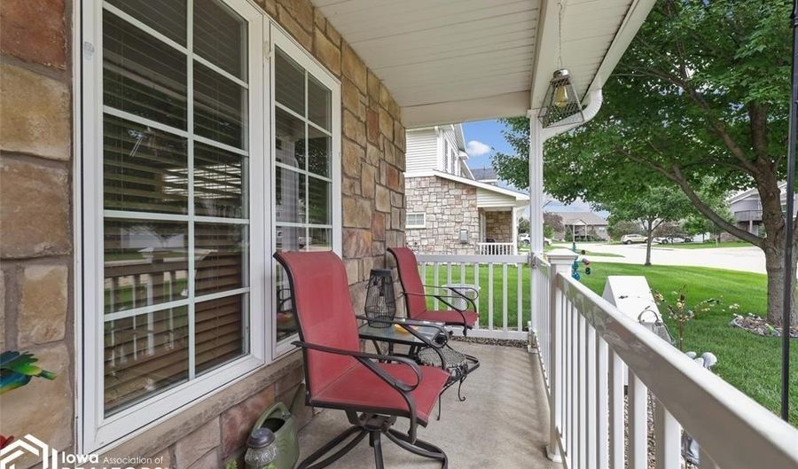 2237 3rd Ave SW, Altoona, IA 50009 - 2 Beds, 3 Bath