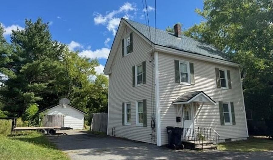 89 Larkin St, Bangor, ME 04401 - 3 Beds, 1 Bath