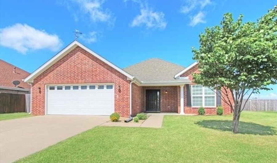 915 Terri Dr, Bartlesville, OK 74006 - 2 Beds, 2 Bath
