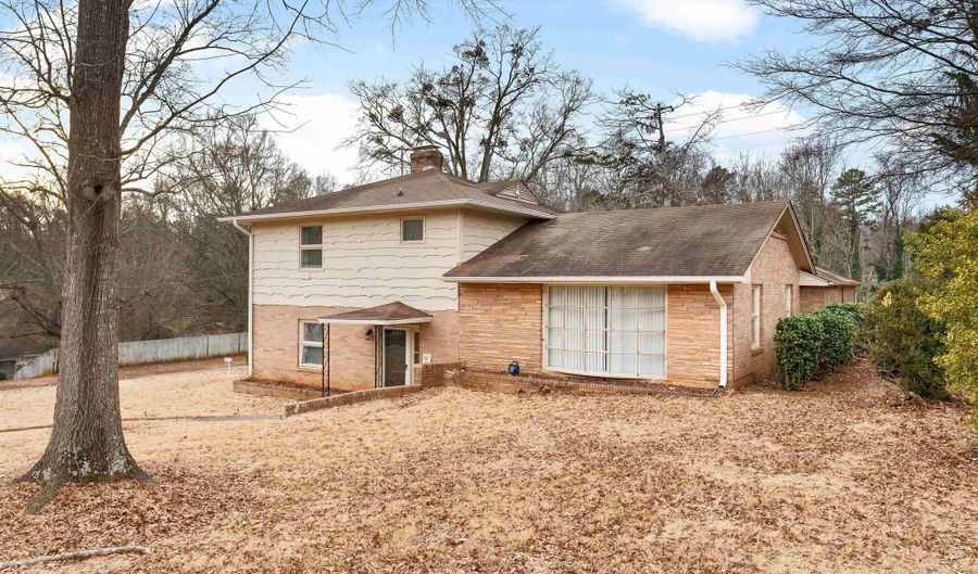 225 Cart Dr, Spartanburg, SC 29307 - 4 Beds, 3 Bath