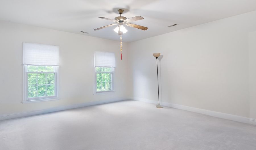 10604 MAPLECREST Ln, Potomac, MD 20854 - 5 Beds, 5 Bath