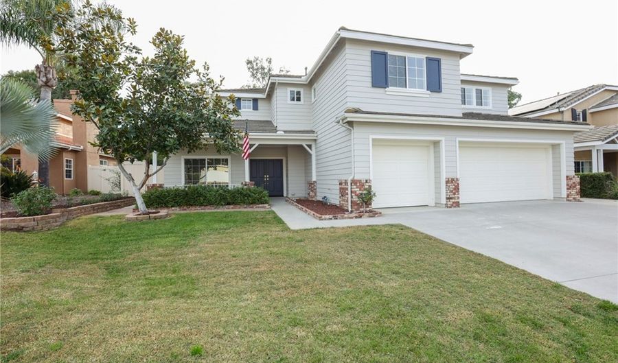 1657 Mission Meadows Dr, Oceanside, CA 92057 - 5 Beds, 3 Bath