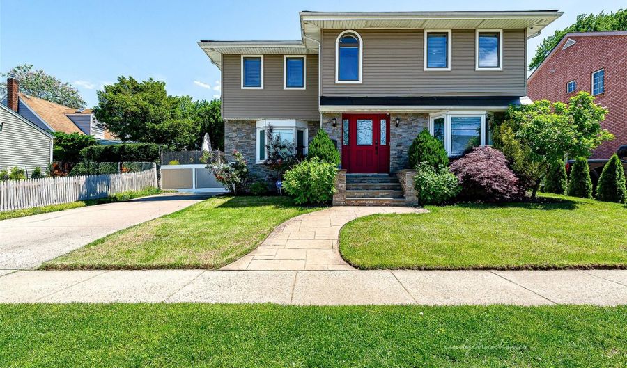 3 Grant Ave, Albertson, NY 11507 - 5 Beds, 3 Bath