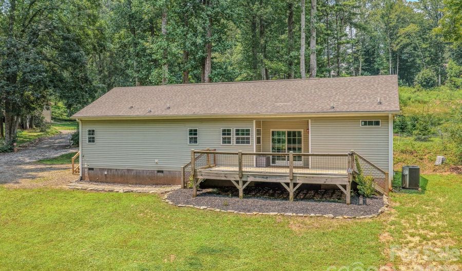 17 Berry Hill Rd, Asheville, NC 28806 - 3 Beds, 2 Bath
