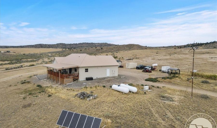 194 N Dry Creek Rd, Bridger, MT 59014 - 2 Beds, 2 Bath