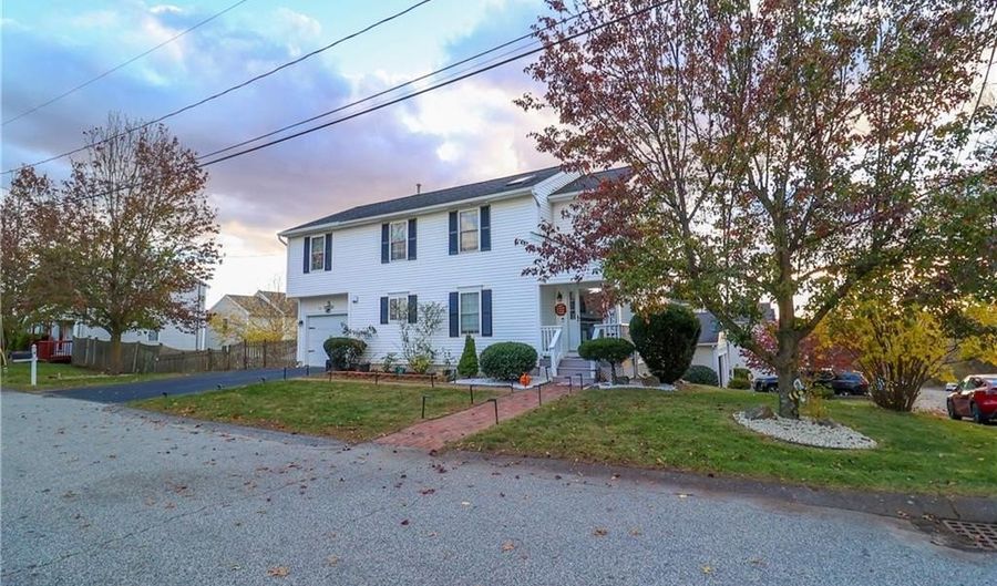 5 Edgewood Ave, Cumberland, RI 02864 - 4 Beds, 2 Bath