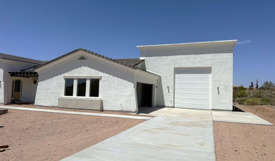 684 N MOON Rd, Apache Junction, AZ 85119 - 3 Beds, 3 Bath