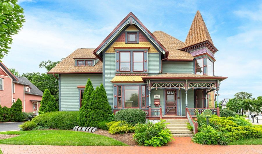 302 S Main St, Algonquin, IL 60102 - 0 Beds, 0 Bath
