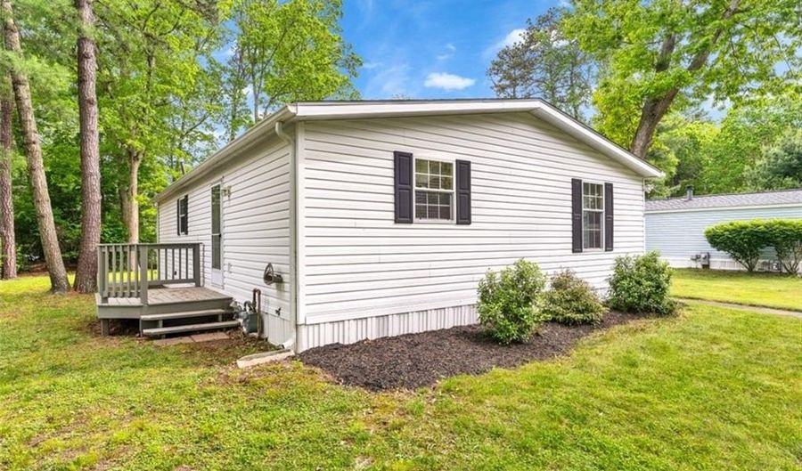 13 Liena Rose Way, Coventry, RI 02816 - 2 Beds, 2 Bath