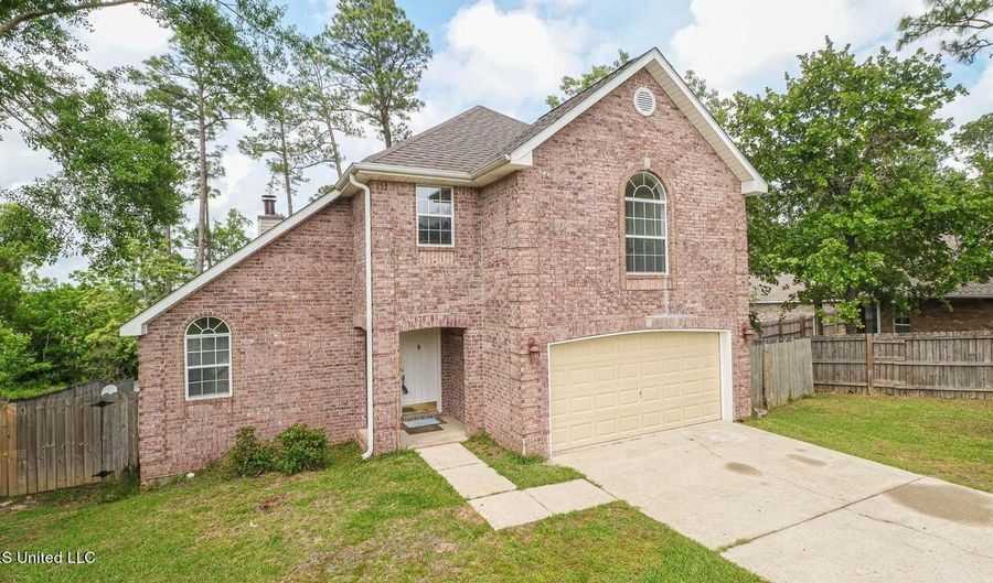 2106 Lauren Dr, Biloxi, MS 39532 - 3 Beds, 2 Bath