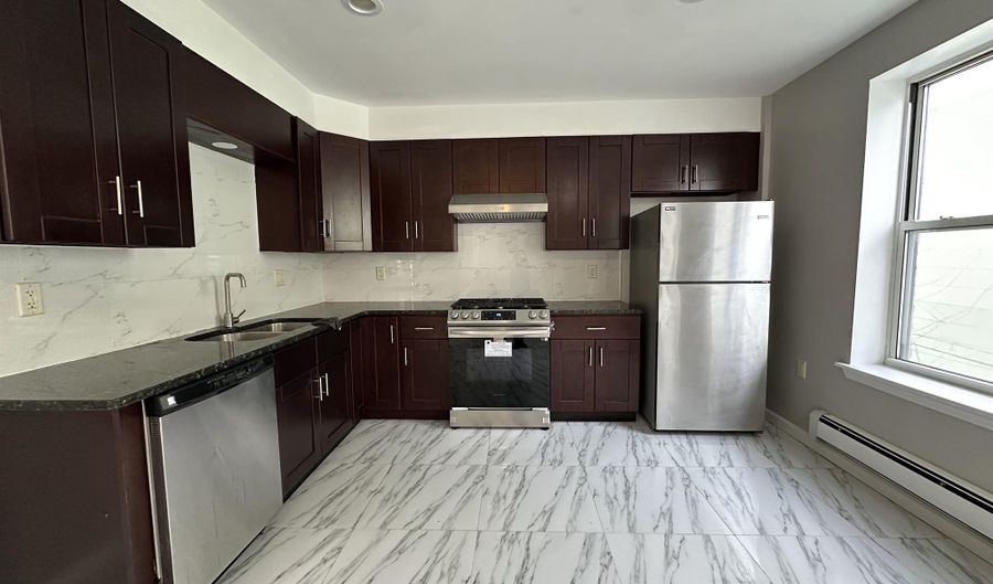 779 BROADWAY 2R, Bayonne, NJ 07002 - 3 Beds, 1 Bath