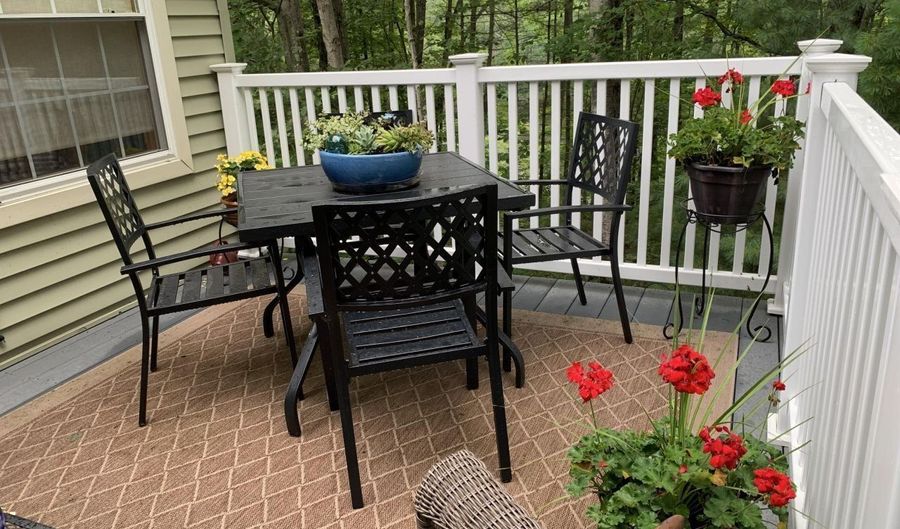 46 Club House Ln 9, Auburn, ME 04210 - 4 Beds, 3 Bath